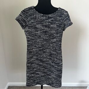 Banana Republic Size 4 Black and White Tweed Mini Dress